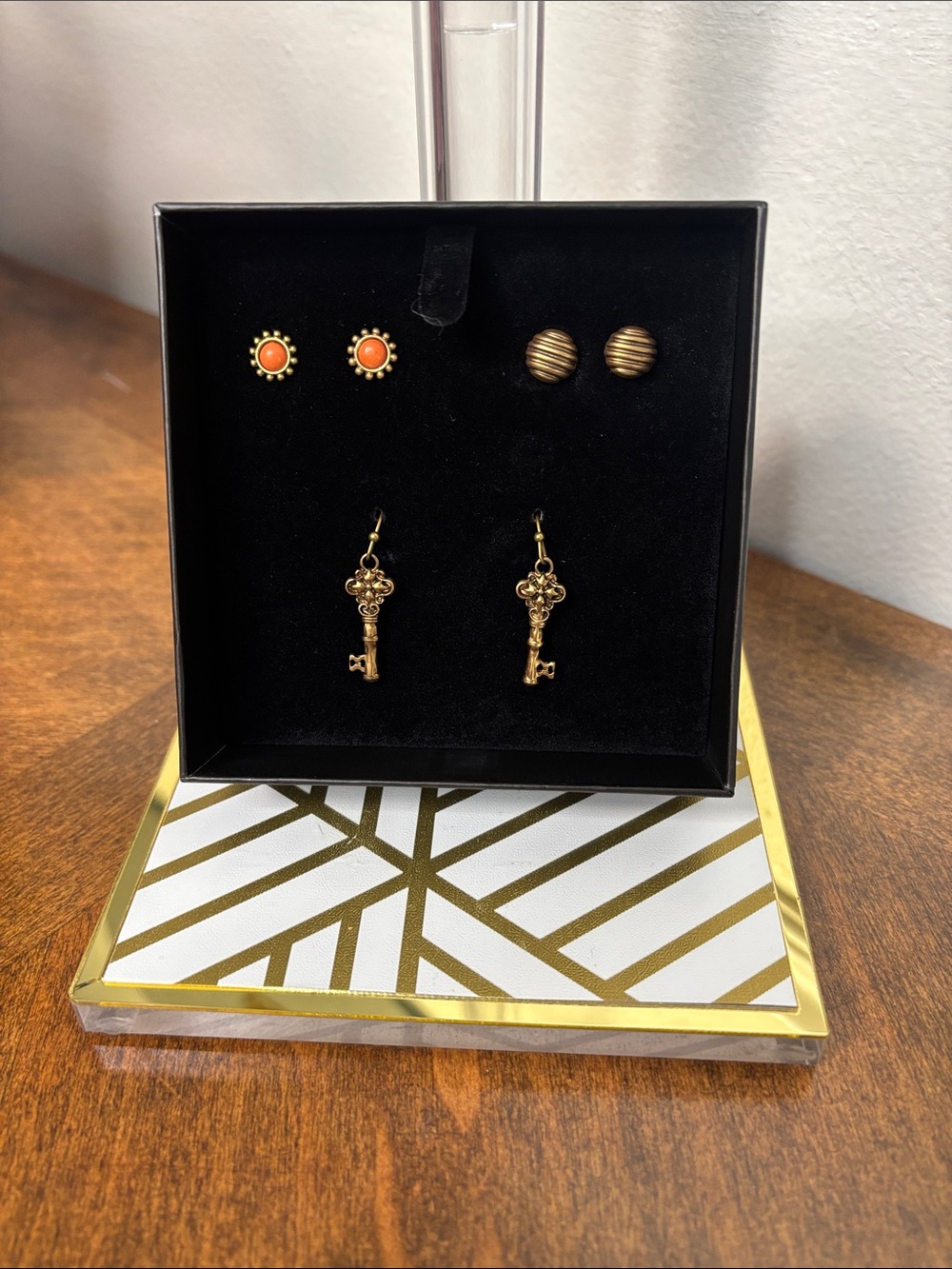 🔥Patricia Nash Earring Set (3pc) NEW in Black and Gold Signature Gift Box - Picture 2 of 6